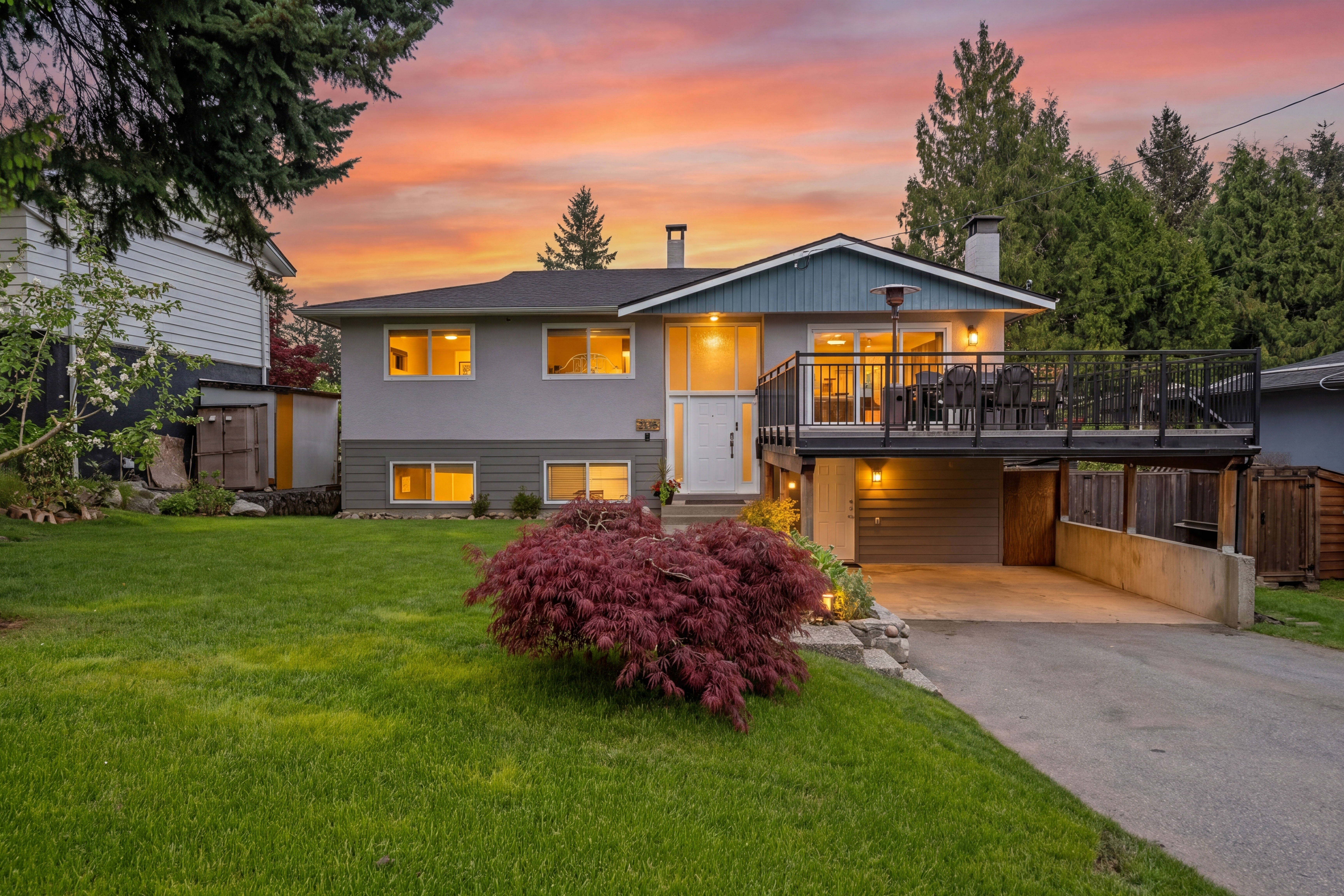 Professional real estate photography - Greater Vancouver home at twilight
